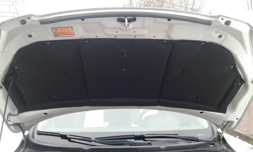 Zvukov&aacute; izolace auta